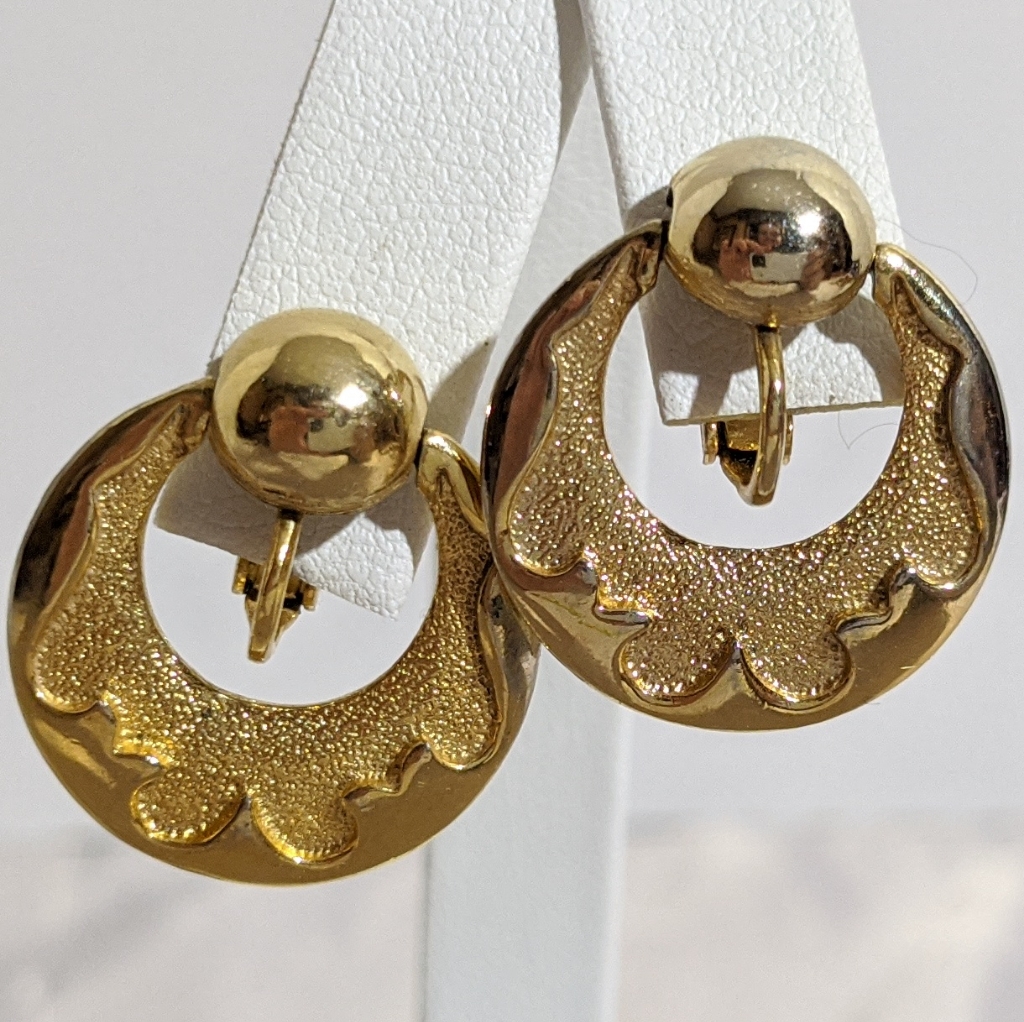 Vintage Gold Signed Celebrity Clip Earrings